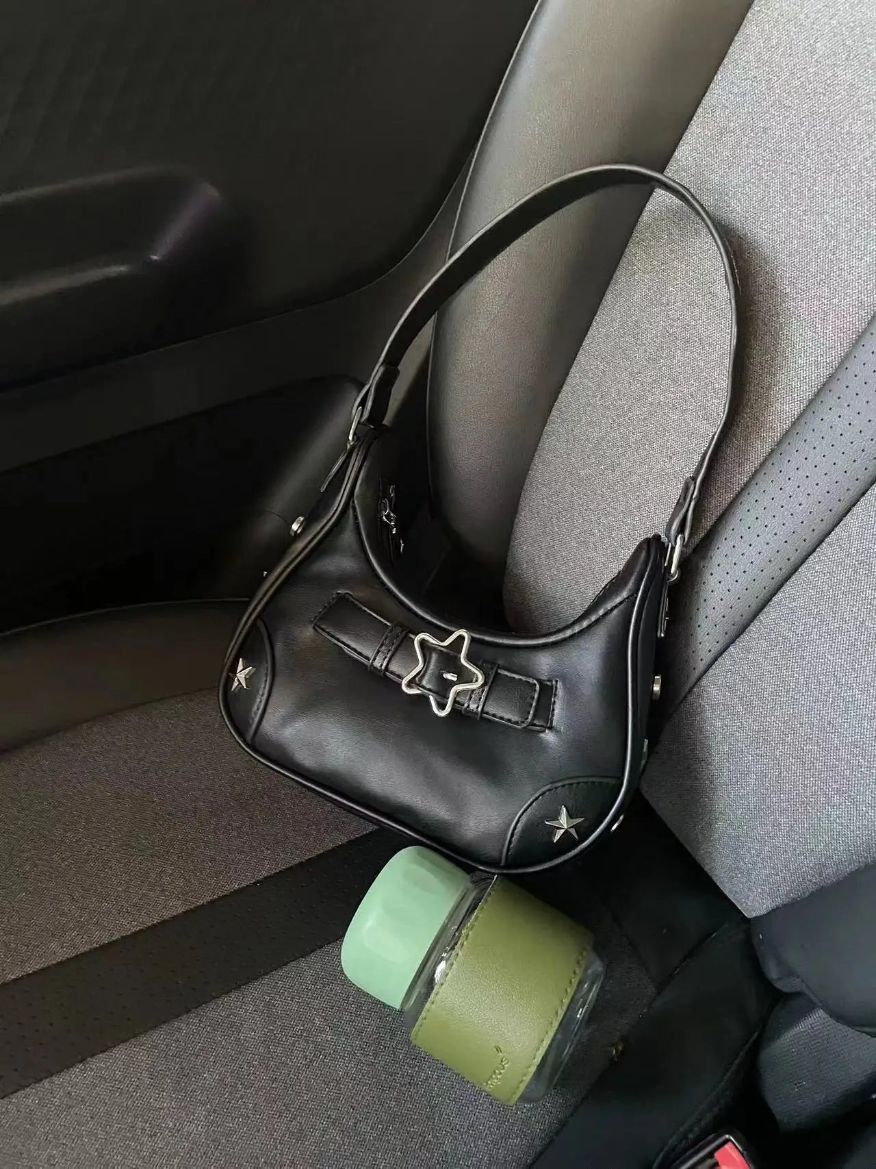 The New 2025 Baguette Bag for Women Is A Trendy Underarm Bag Made of Pu Leather with A Unique Star-shaped Buckle