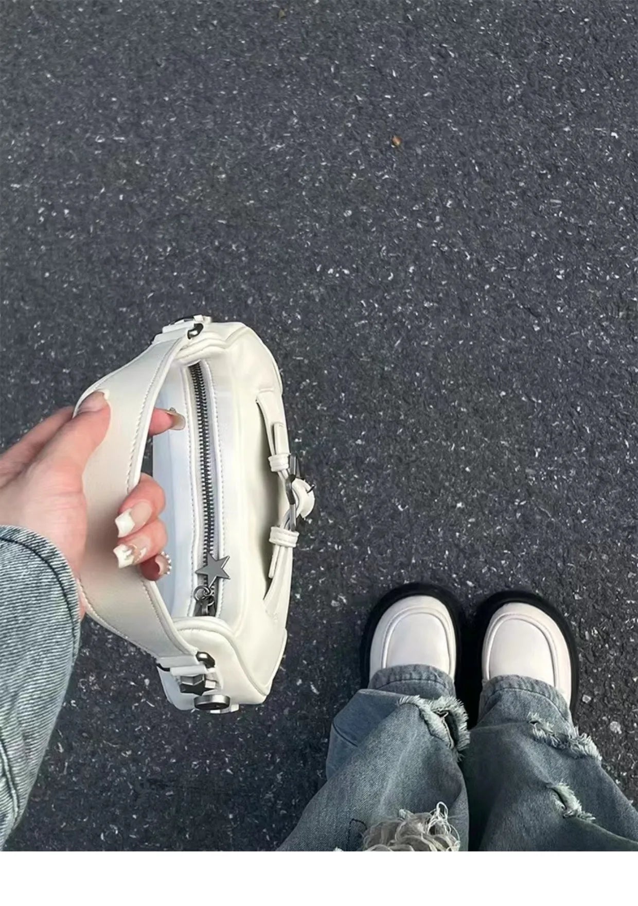 The New 2025 Baguette Bag for Women Is A Trendy Underarm Bag Made of Pu Leather with A Unique Star-shaped Buckle