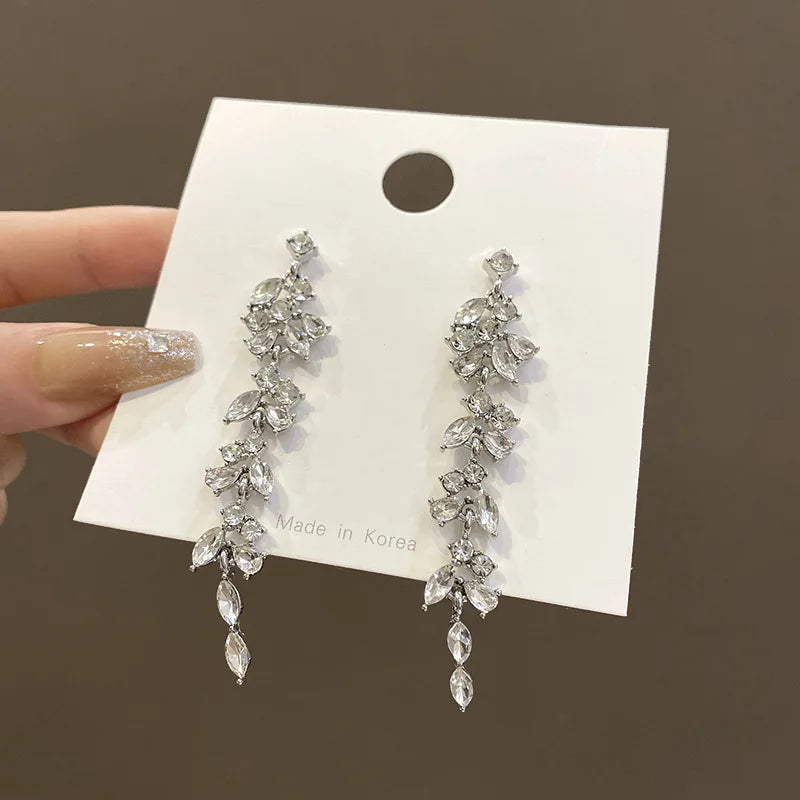 Luxury Leaf Crystal Long Earrings Women Fashion Rhinestone Drop Earring Accessories Statement Gold Color Brincos Shiny Jewelry