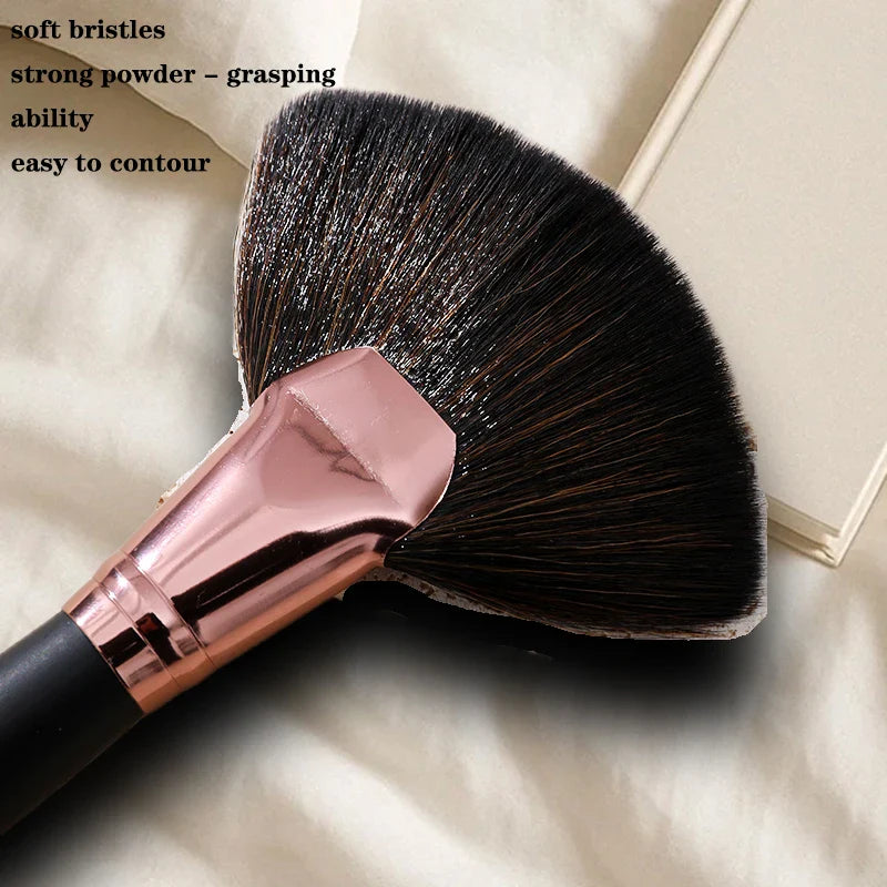 Soft, Skin - Friendly Makeup Brushes! Even Powder - Grabbing, Flawless Application, Comfy Grip, Stylish Design.