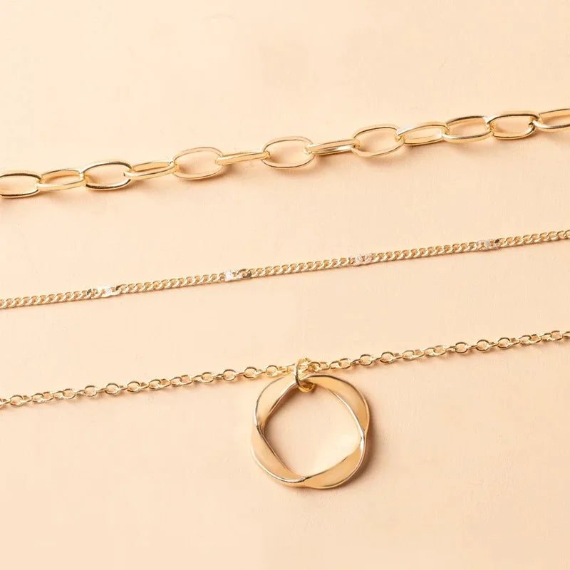 Multilayer Pendant Necklace on Neck Chain Women Alloy Circle Star Charm Layered Necklace Vintage Female Neck Jewelry choker