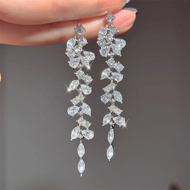 Luxury Leaf Crystal Long Earrings Women Fashion Rhinestone Drop Earring Accessories Statement Gold Color Brincos Shiny Jewelry
