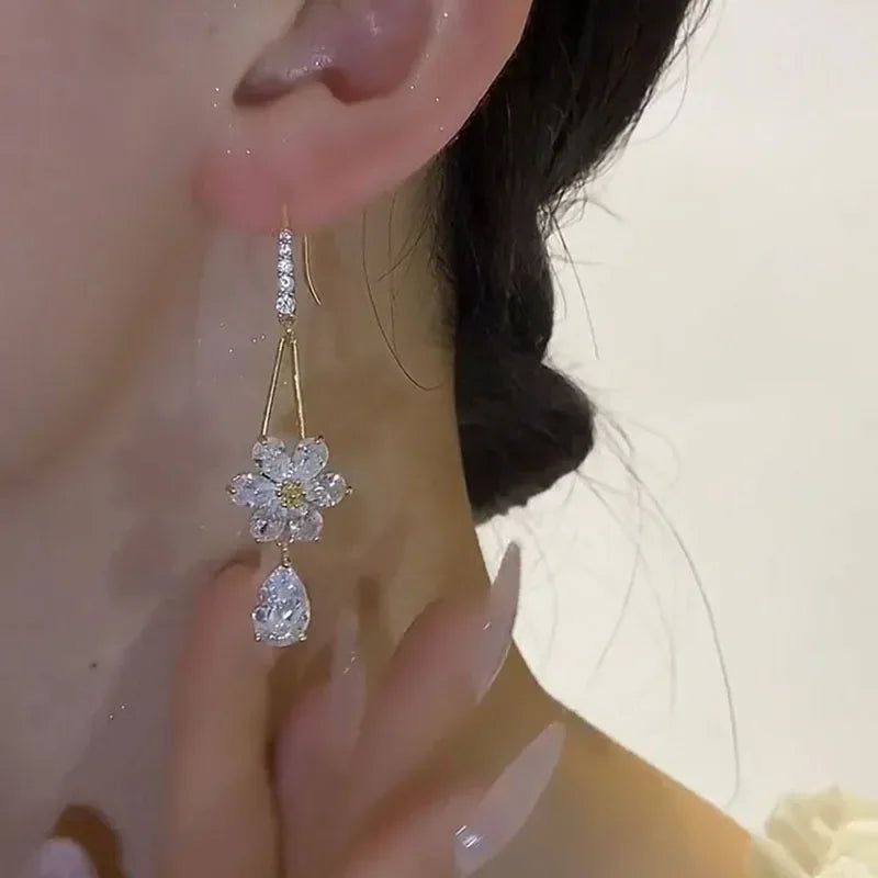 Luxury Crystal Flower Water Drop Dangle Earrings for Women Temperament Trendy Gold Color Zircon Wedding Bride Korea Jewelry Gift