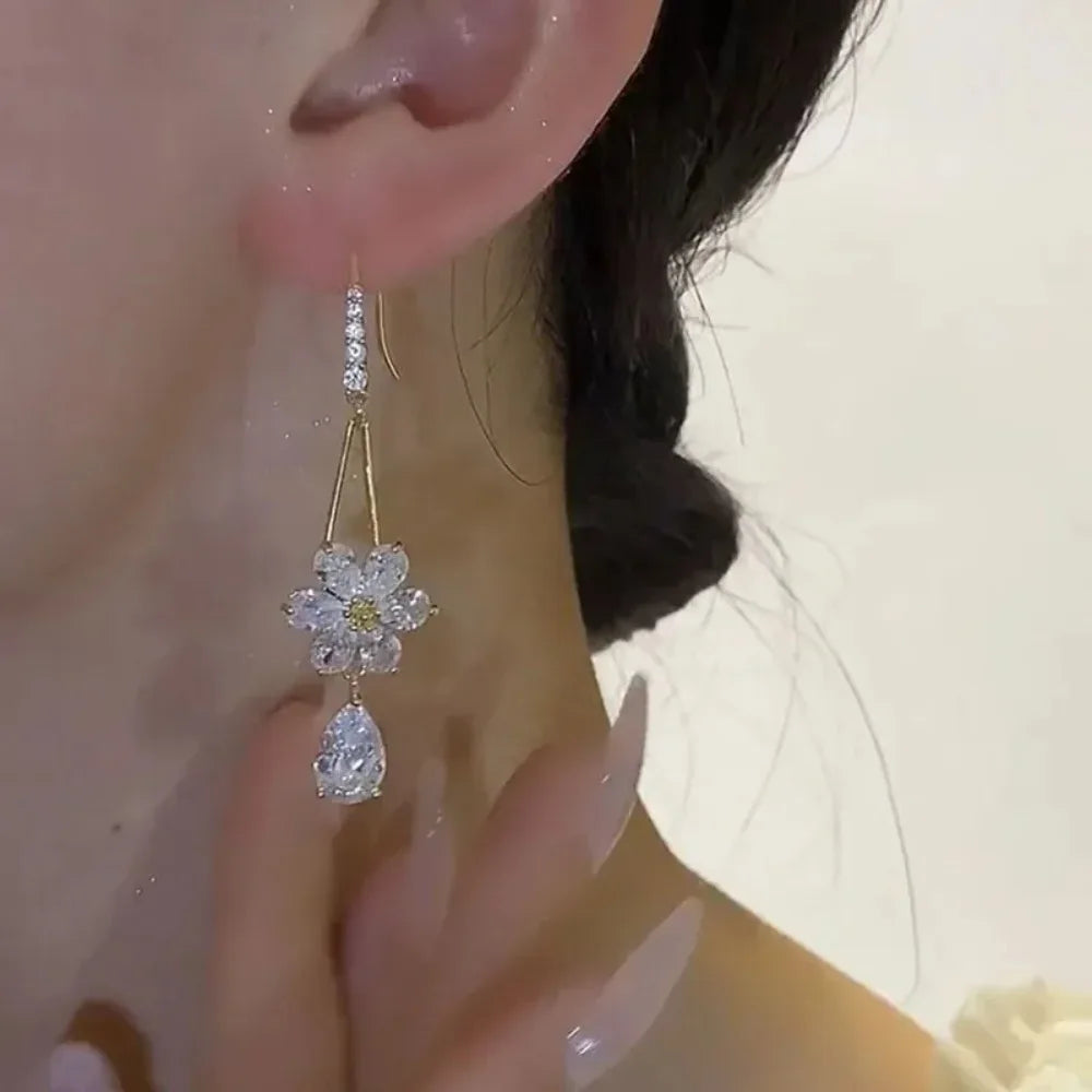 Luxury Crystal Flower Water Drop Dangle Earrings for Women Temperament Trendy Gold Color Zircon Wedding Bride Korea Jewelry Gift