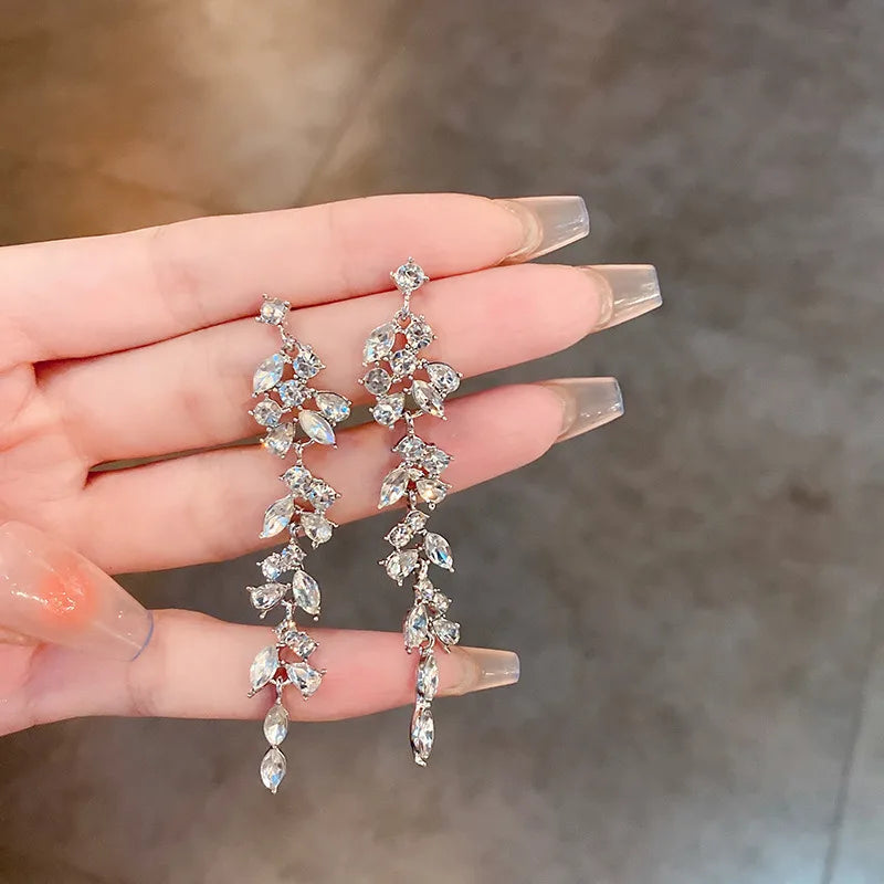Luxury Leaf Crystal Long Earrings Women Fashion Rhinestone Drop Earring Accessories Statement Gold Color Brincos Shiny Jewelry
